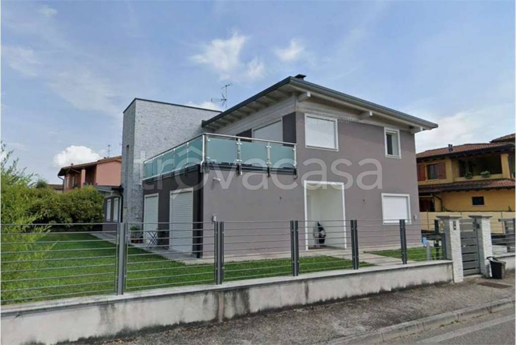 casa indipendente in vendita a Volta Mantovana