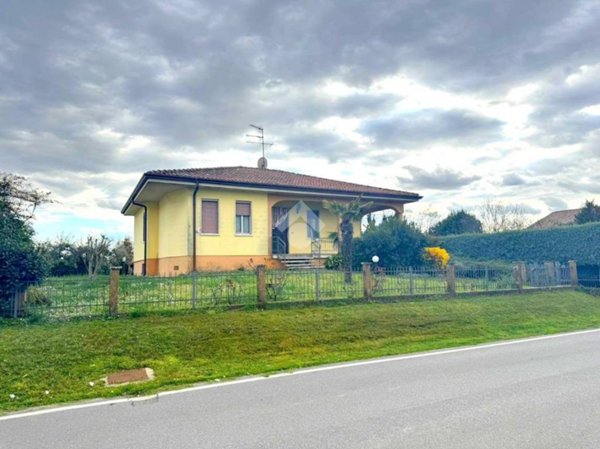 casa indipendente in vendita a Volta Mantovana