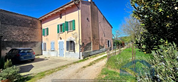 casa indipendente in vendita a Volta Mantovana in zona Paradiso