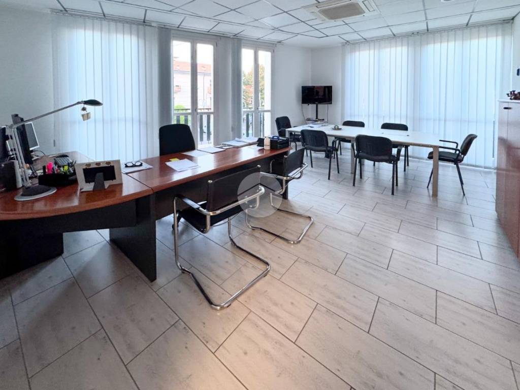 ufficio in vendita a Volta Mantovana