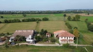 casa indipendente in vendita a Volta Mantovana in zona Ferri