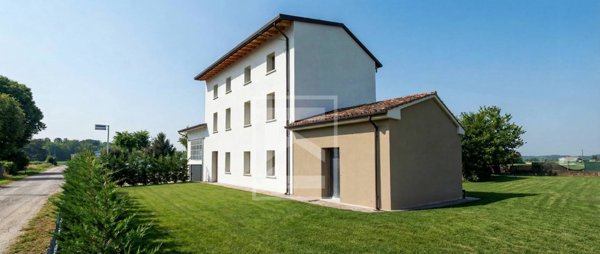 casa indipendente in vendita a Volta Mantovana
