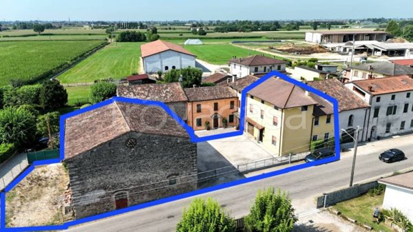 casa indipendente in vendita a Volta Mantovana in zona Cereta