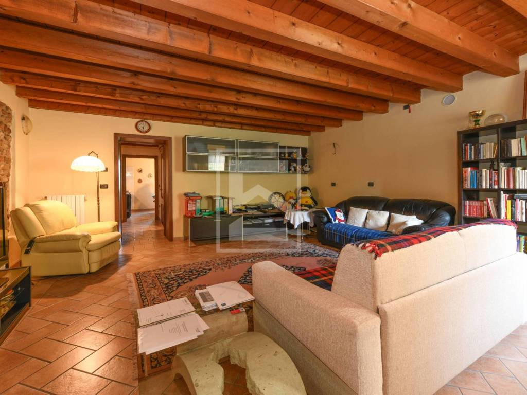 casa indipendente in vendita a Volta Mantovana