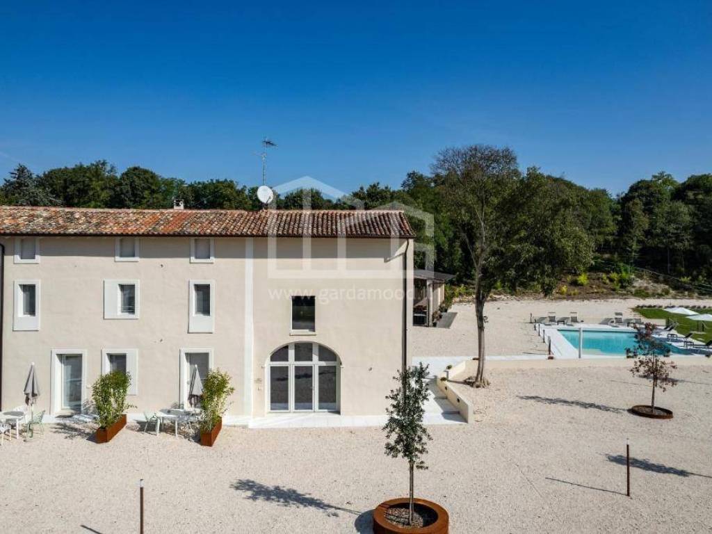 casa indipendente in vendita a Volta Mantovana in zona Montagnoli