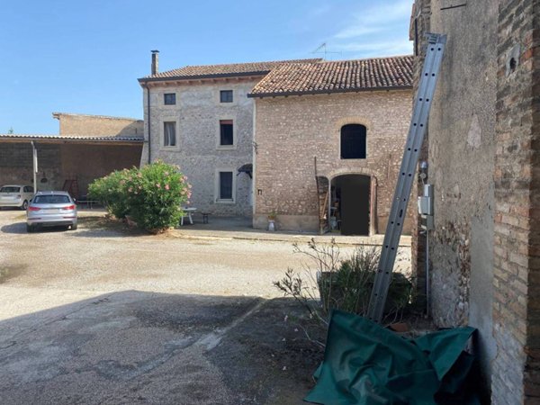 casa indipendente in vendita a Volta Mantovana