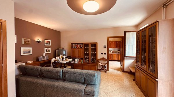 casa indipendente in vendita a Volta Mantovana in zona Cereta