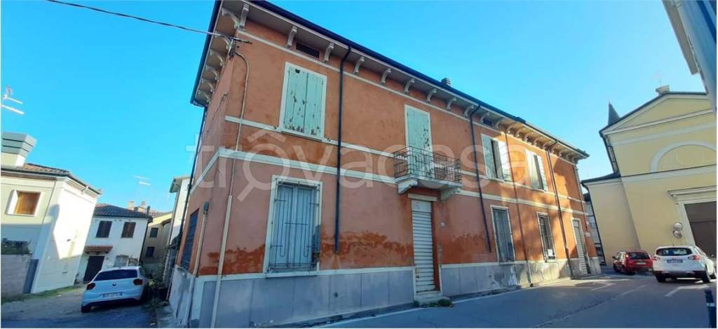 casa indipendente in vendita a Borgo Virgilio in zona Virgilio