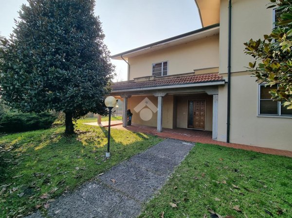 casa indipendente in vendita a Borgo Virgilio in zona Virgilio