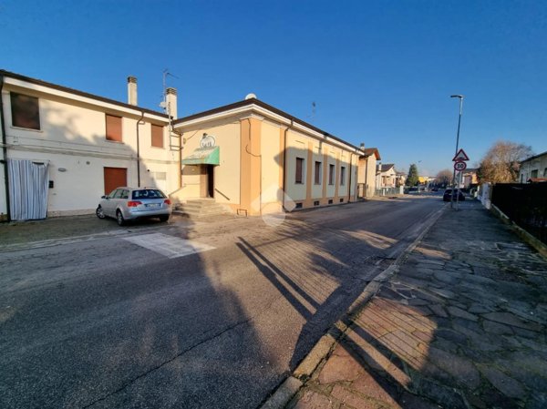 casa indipendente in vendita a Borgo Virgilio in zona Virgilio