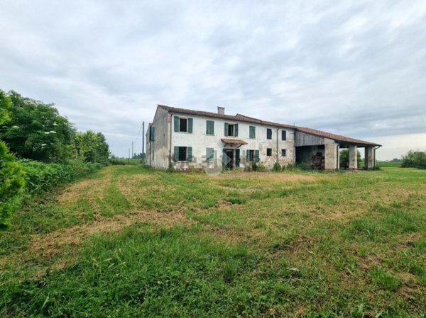 casa indipendente in vendita a Borgo Virgilio in zona Virgilio