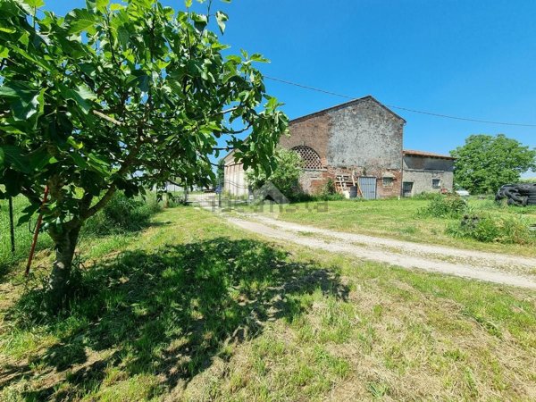 casa indipendente in vendita a Borgo Virgilio in zona Virgilio