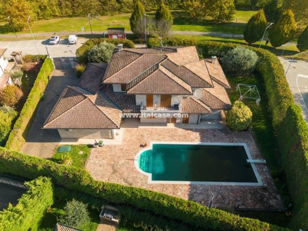 casa indipendente in vendita a Borgo Virgilio in zona Virgilio