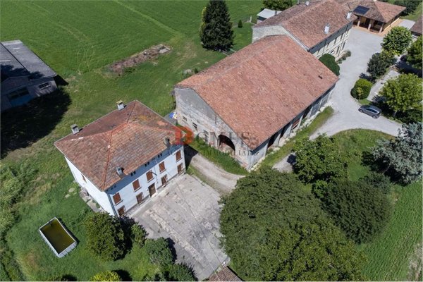 casa indipendente in vendita a Borgo Virgilio in zona Virgilio