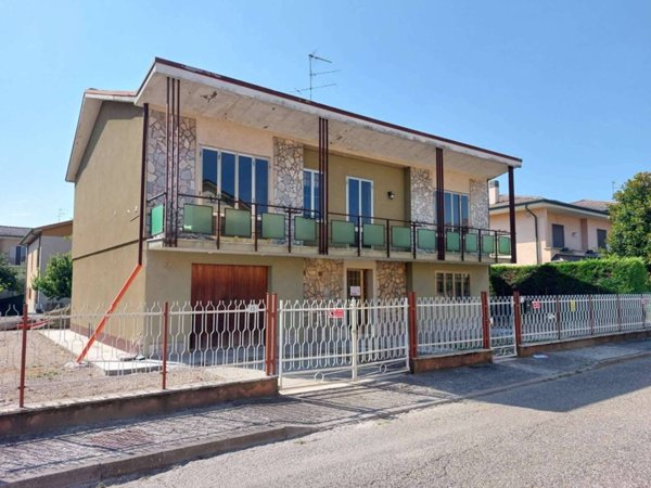 casa indipendente in vendita a Borgo Virgilio in zona Virgilio