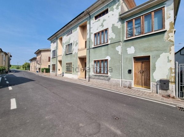 appartamento in vendita a Borgo Virgilio in zona Virgilio