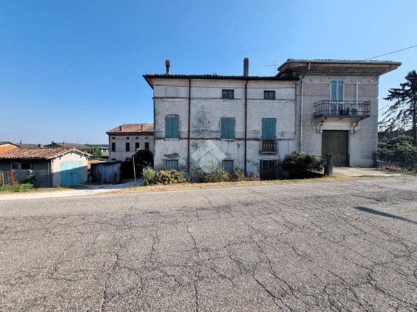 casa indipendente in vendita a Borgo Virgilio in zona Virgilio