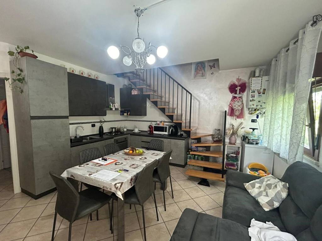 appartamento in vendita a Borgo Virgilio in zona Borgoforte