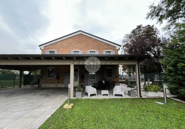 casa indipendente in vendita a Borgo Virgilio in zona Virgilio