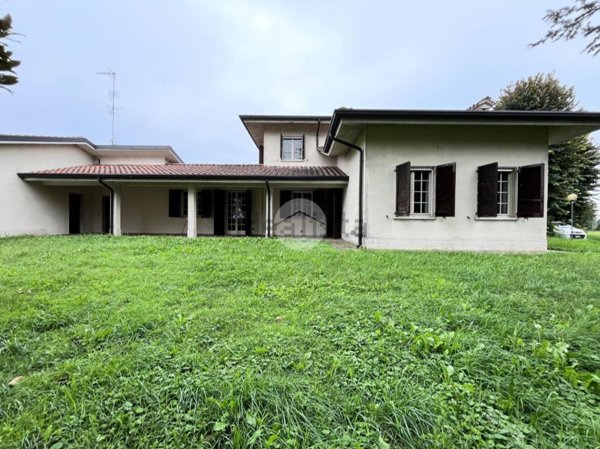 casa indipendente in vendita a Borgo Virgilio in zona Virgilio