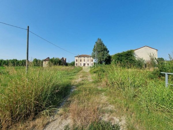 casa indipendente in vendita a Borgo Virgilio in zona Virgilio