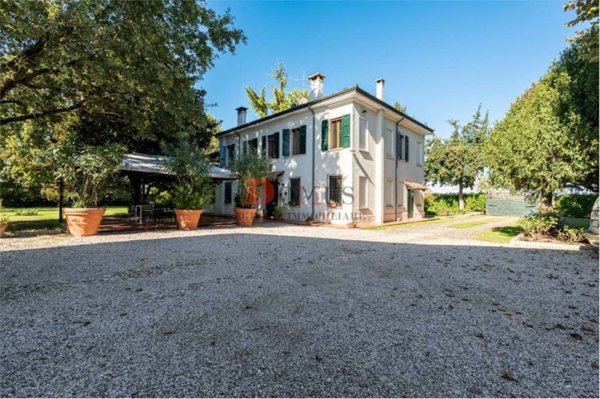 casa indipendente in vendita a Borgo Virgilio in zona Virgilio