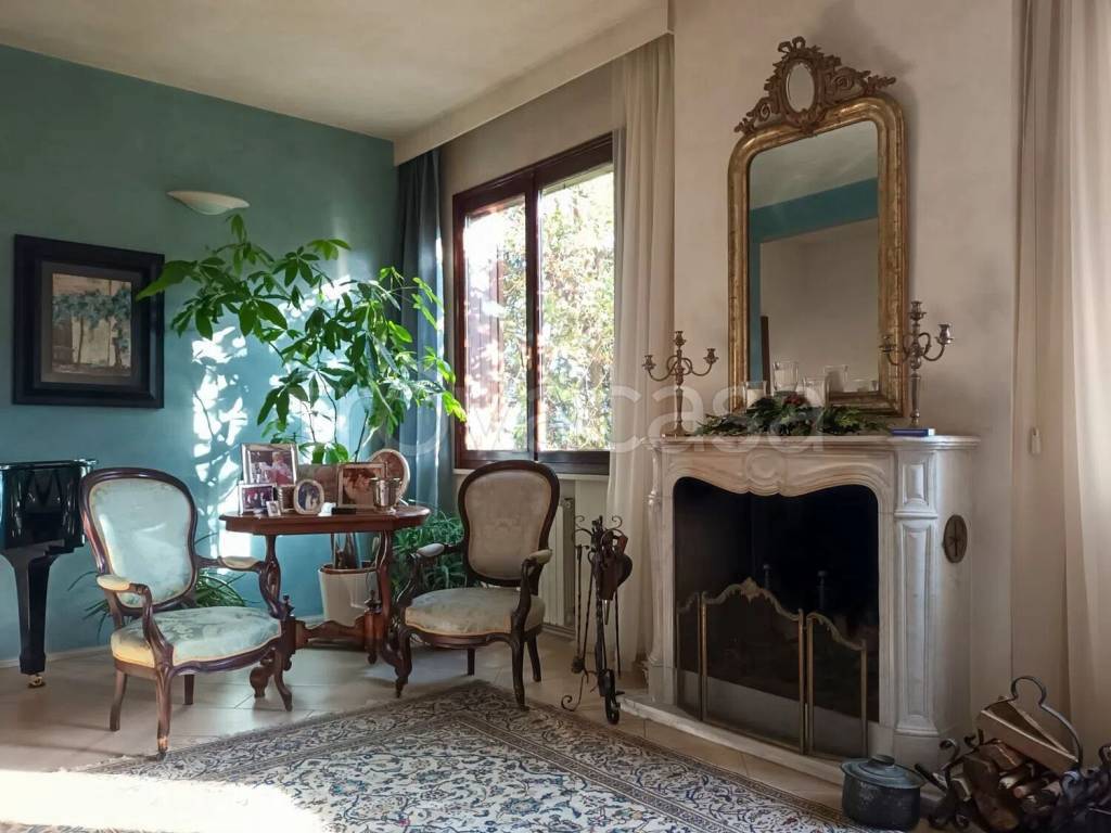 casa indipendente in vendita a Borgo Virgilio in zona Virgilio