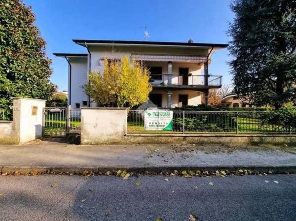 casa indipendente in vendita a Borgo Virgilio in zona Virgilio