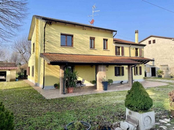 casa indipendente in vendita a Borgo Virgilio in zona Virgilio
