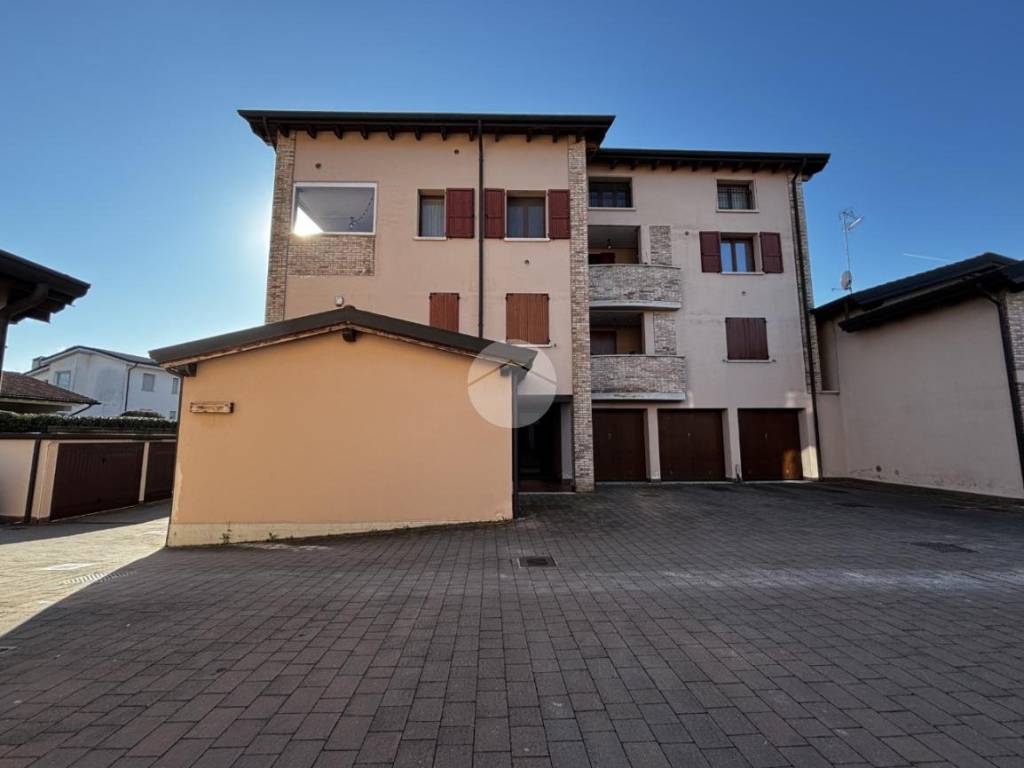 appartamento in vendita a Borgo Virgilio in zona Virgilio