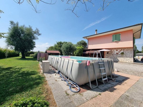 casa indipendente in vendita a Borgo Virgilio in zona Virgilio