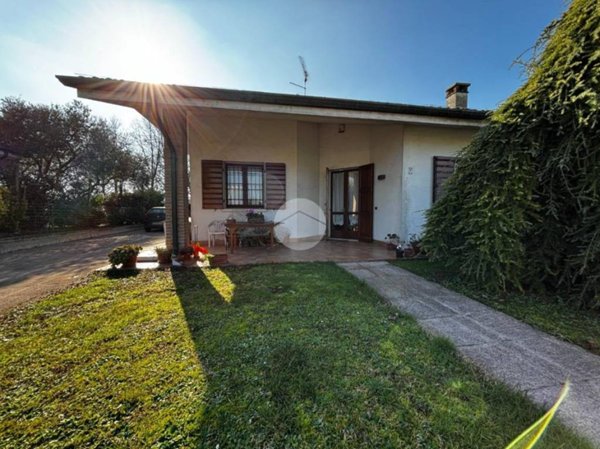 casa indipendente in vendita a Borgo Virgilio in zona Virgilio