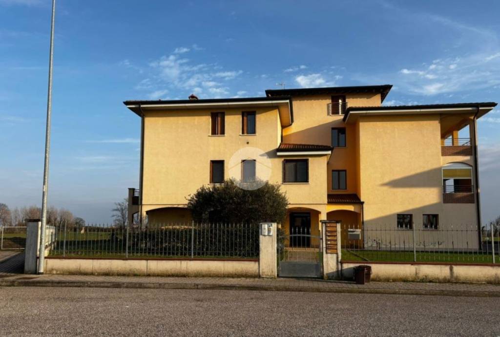 appartamento in vendita a Borgo Virgilio in zona Virgilio