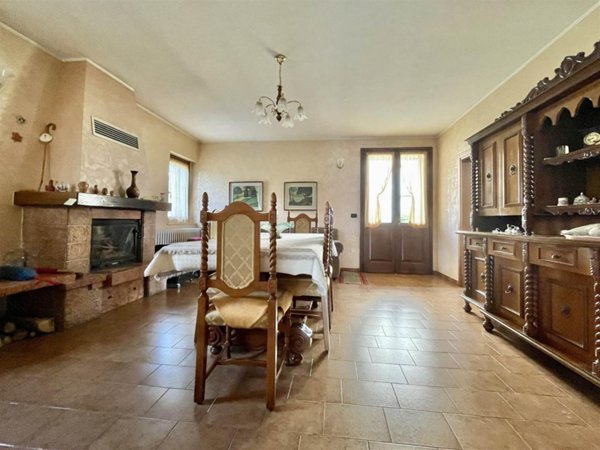 negozio in vendita a Borgo Virgilio in zona Virgilio