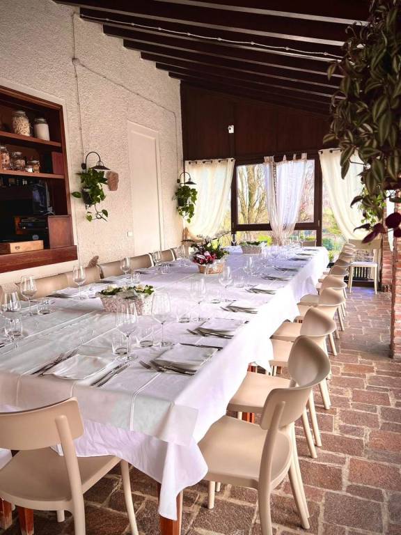 negozio in vendita a Borgo Virgilio in zona Virgilio