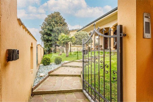 casa indipendente in vendita a Borgo Virgilio in zona Virgilio