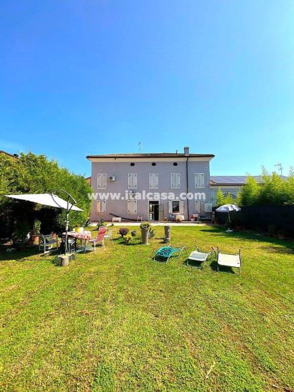 casa indipendente in vendita a Borgo Virgilio in zona Virgilio