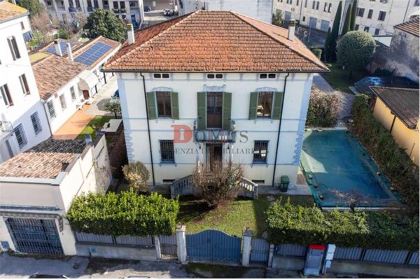 casa indipendente in vendita a Borgo Virgilio in zona Virgilio