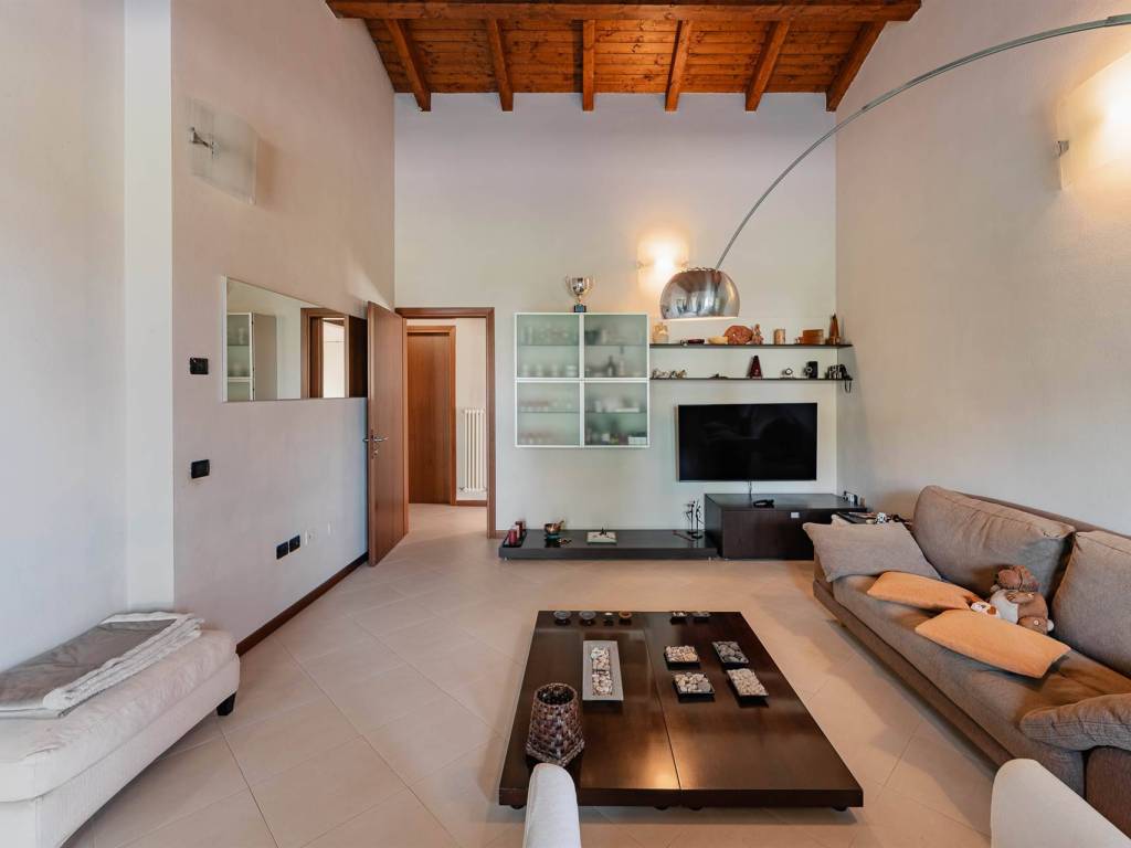 casa indipendente in vendita a Borgo Virgilio in zona Virgilio