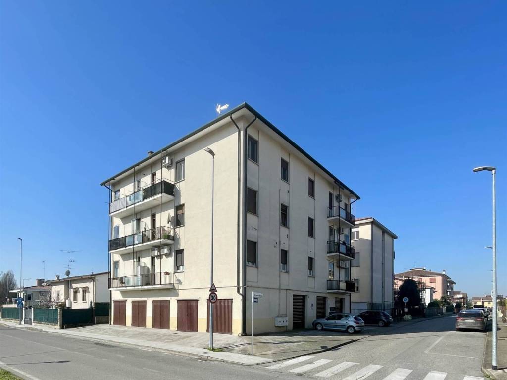 appartamento in vendita a Borgo Virgilio in zona Virgilio