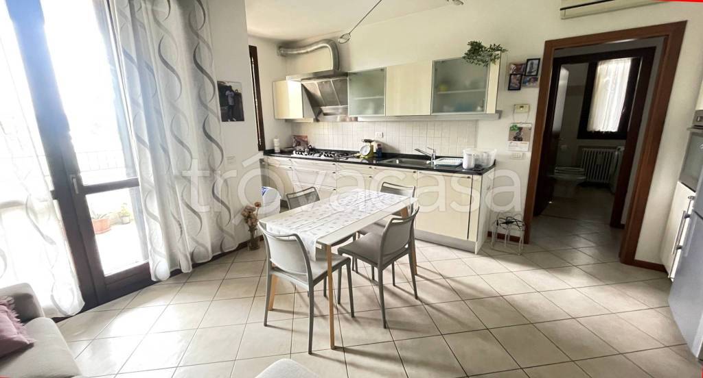 appartamento in vendita a Borgo Virgilio in zona Virgilio