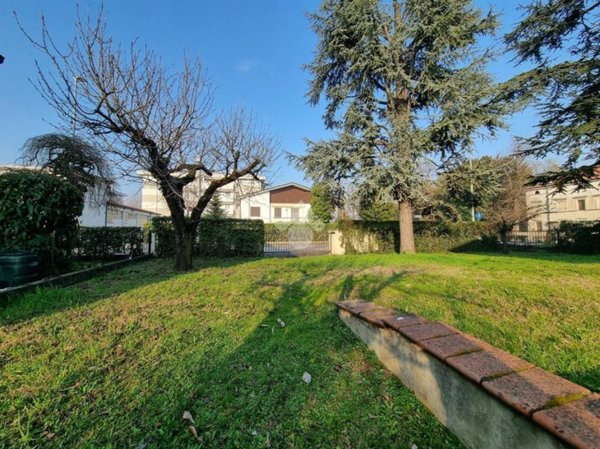 casa indipendente in vendita a Borgo Virgilio in zona Virgilio