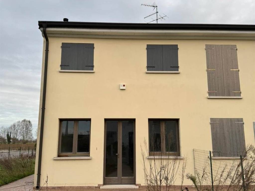 casa indipendente in vendita a Borgo Virgilio in zona Virgilio