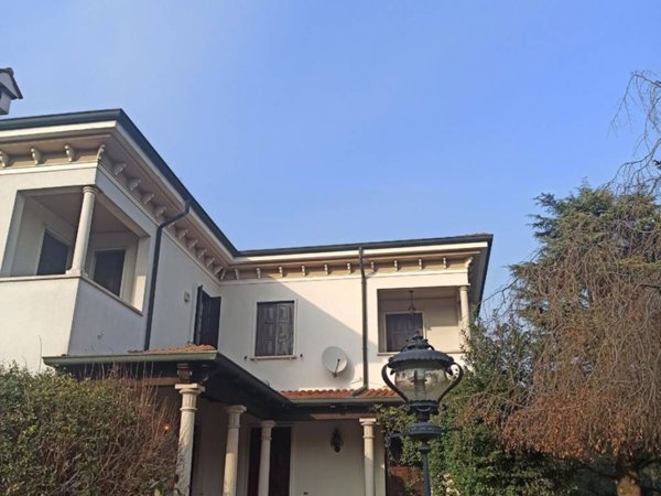 casa indipendente in vendita a Borgo Virgilio in zona Virgilio