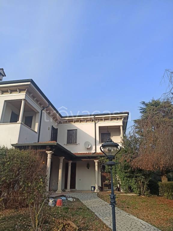 casa indipendente in vendita a Borgo Virgilio in zona Virgilio