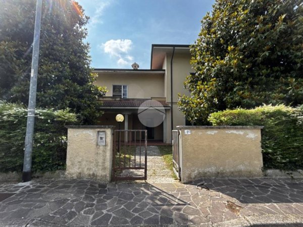 casa indipendente in vendita a Borgo Virgilio in zona Virgilio