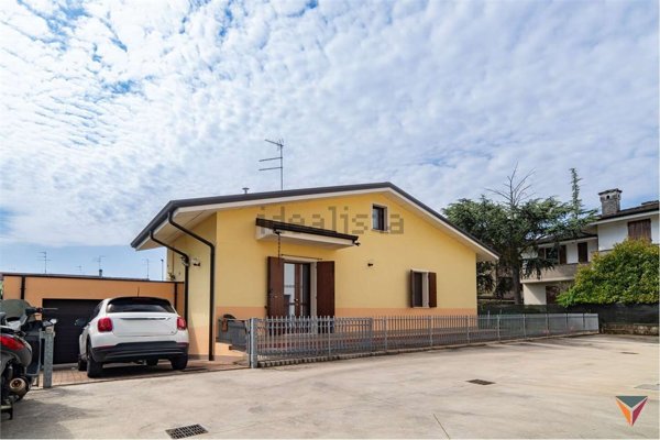 casa indipendente in vendita a Borgo Virgilio in zona Virgilio