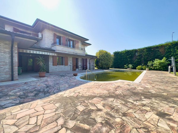 casa indipendente in vendita a Borgo Virgilio in zona Virgilio