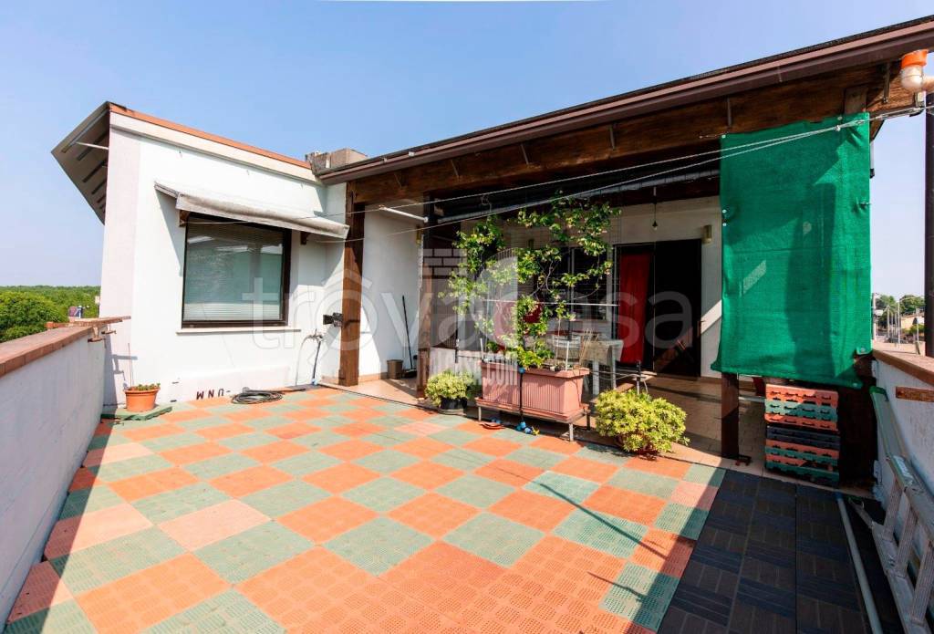 appartamento in vendita a Borgo Virgilio in zona Virgilio