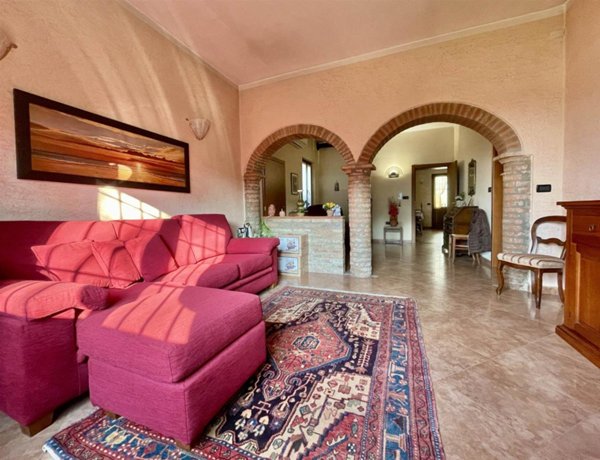 negozio in vendita a Borgo Virgilio in zona Virgilio